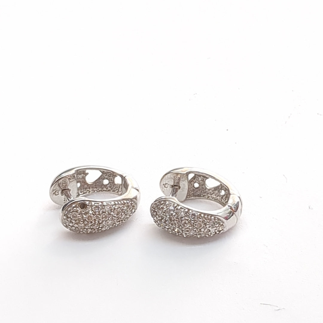 ARETES PAR ORO BLANCO 18 K 6,80 GRMS (SEMINUEVO)