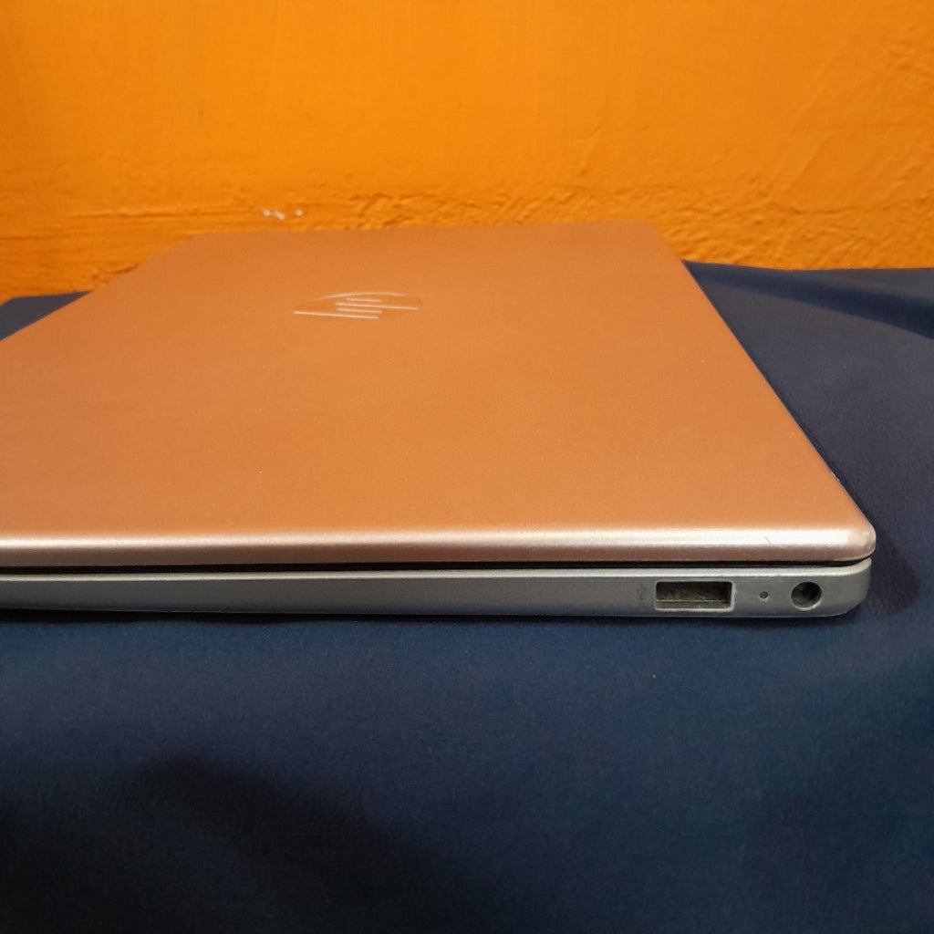 LAPTOP HP 15-FC0068LA (2024) 512 GB SSD 8 GB RAM (SEMINUEVO)